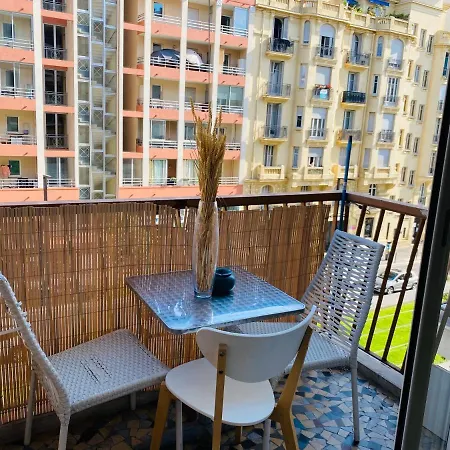 Apartment Magnifique 60m2 ,3 Pieces , Equipee,tres Lumineux, 2 Minutes A Pied De La Plage *