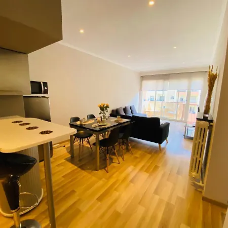 Apartment Magnifique 60m2 ,3 Pieces , Equipee,tres Lumineux, 2 Minutes A Pied De La Plage