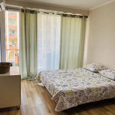 Apartment Magnifique 60m2 ,3 Pieces , Equipee,tres Lumineux, 2 Minutes A Pied De La Plage